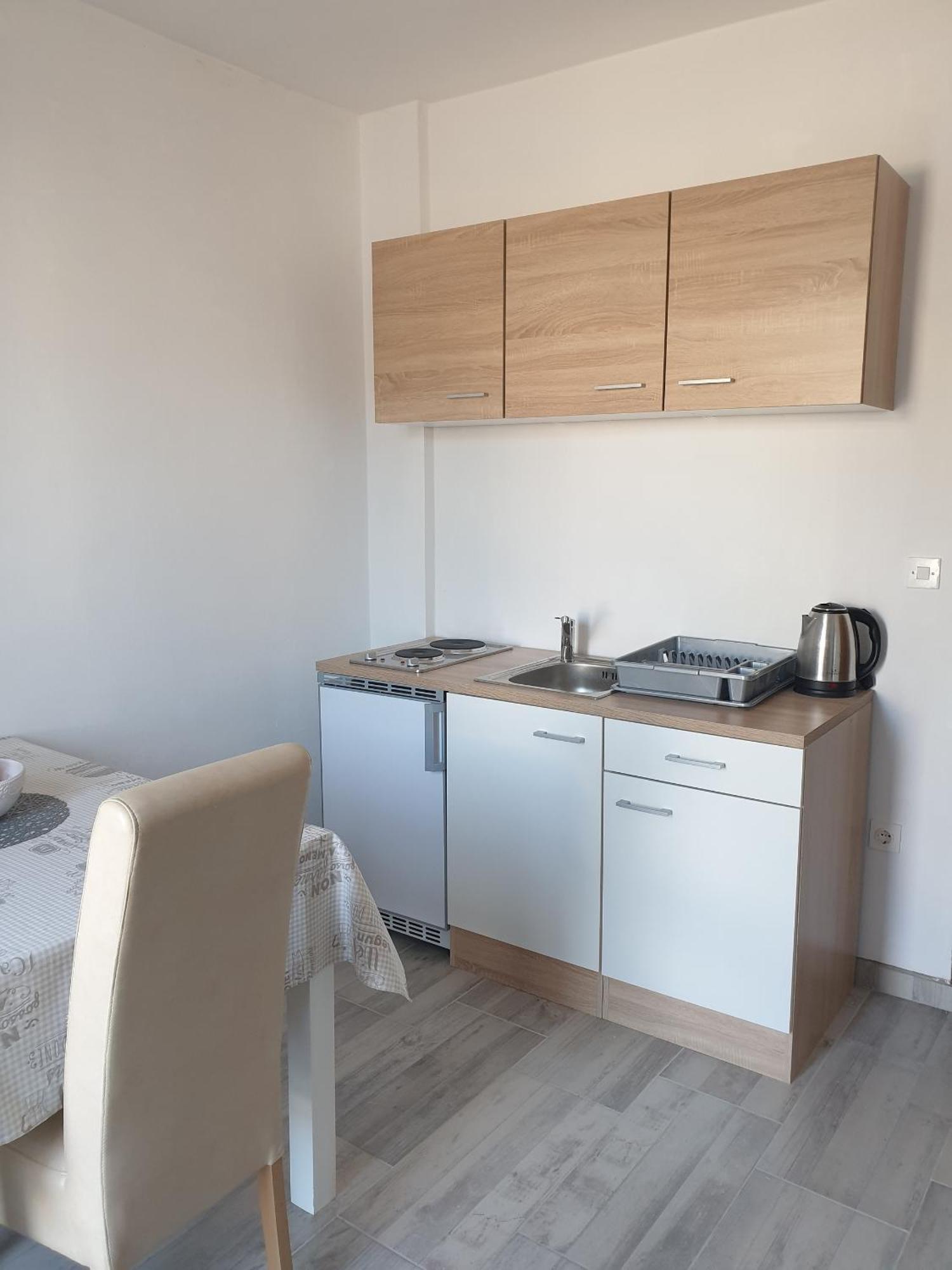 Rooms With A Parking Space Krk - 13553 Vrh  Extérieur photo